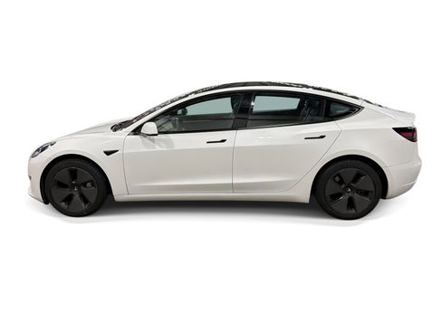 Certified 2023 Tesla Model 3 Standard Range RWD image 3