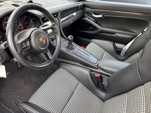 Used 2016 Porsche 911 R image 9