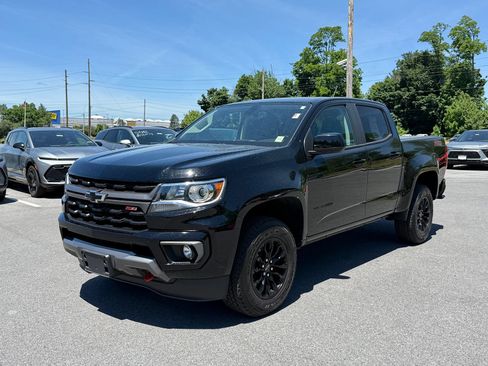 Certified 2022 Chevrolet Colorado Z71 w/ Trail Boss Package AWD/4WD image 3