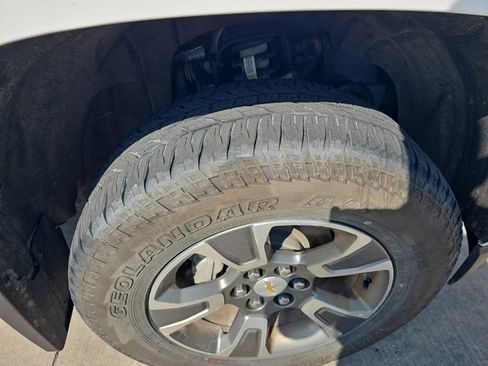 Used 2017 Chevrolet Colorado Z71 AWD/4WD image 11