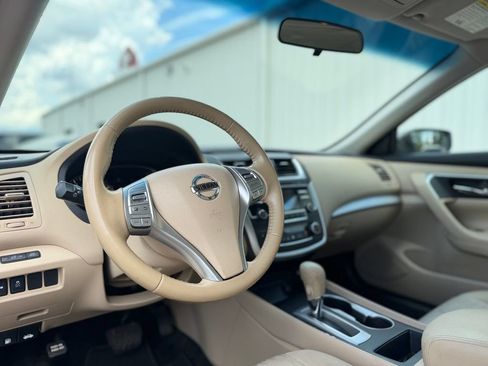 Used 2017 Nissan Altima 2.5 SV FWD image 14