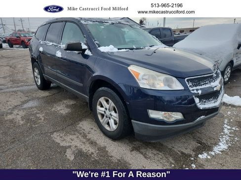 Used 2012 Chevrolet Traverse LS image 2