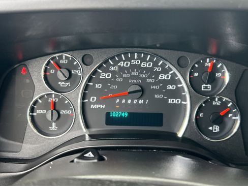 Used 2021 Chevrolet Express 2500 RWD image 25