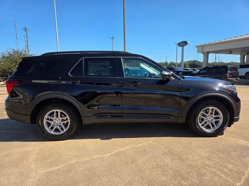 New 2026 Ford Explorer Active w/ Active Comfort Package RWD image 4