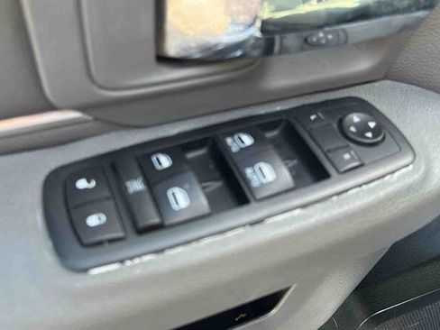 Used 2016 RAM 1500 Classic SLT AWD/4WD image 22