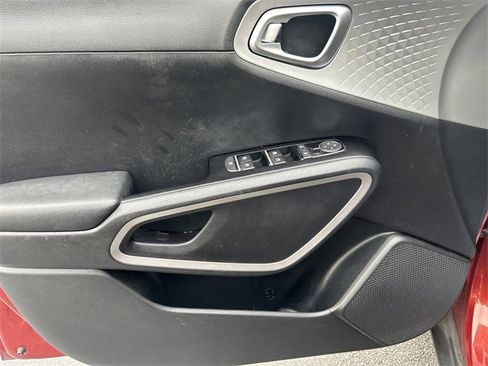 Certified 2022 Kia Soul LX image 20