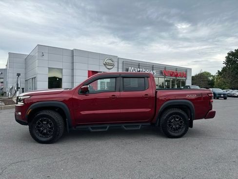Used 2022 Nissan Frontier PRO-4X w/ Pro-4X Premium Package AWD/4WD image 2