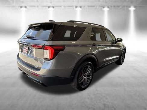 Used 2026 Ford Explorer ST-Line w/ ST-Line Street Pack RWD image 4