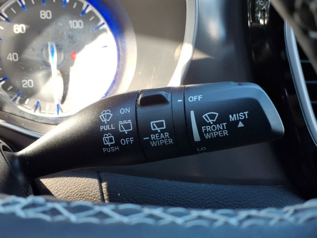 Used 2025 Chrysler Pacifica Select FWD image 27