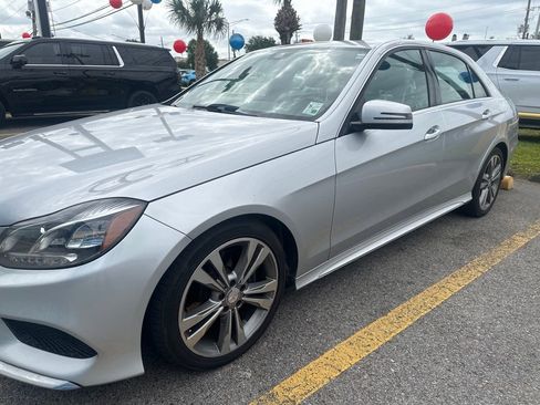 Used 2016 Mercedes-Benz E 350 Sedan image 3