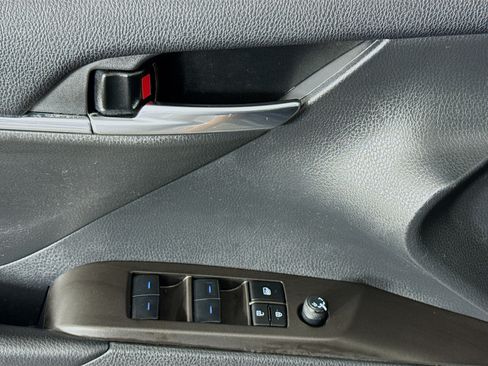 Used 2024 Toyota Camry SE FWD image 21