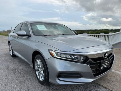 Used 2018 Honda Accord LX image 3