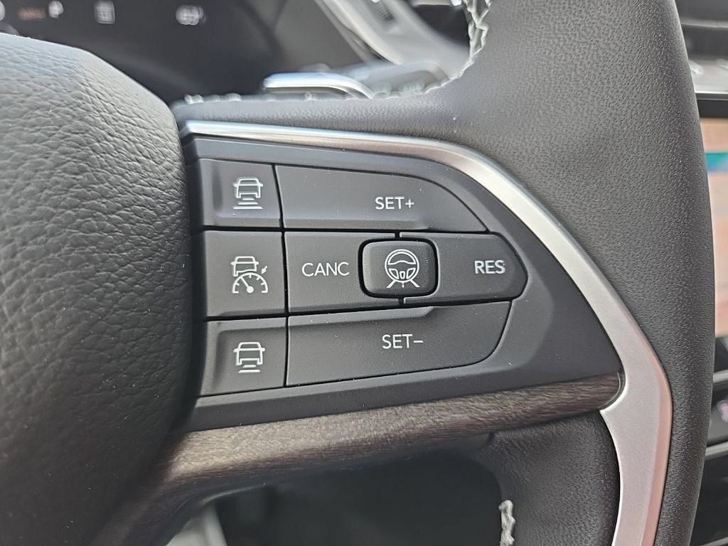 New 2026 Jeep Grand Cherokee L Limited w/ Limited Altitude Package AWD/4WD image 41
