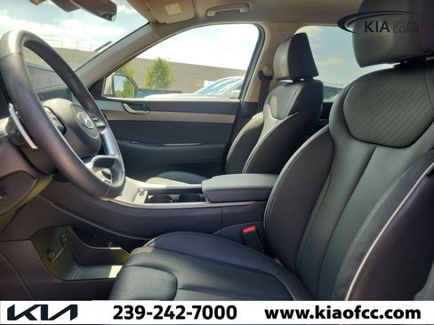 Used 2025 Hyundai Palisade SEL FWD image 23