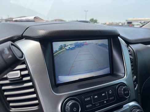 Used 2019 Chevrolet Tahoe LT w/ Luxury Package RWD image 19