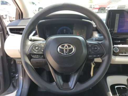 Used 2026 Toyota Corolla LE FWD image 16