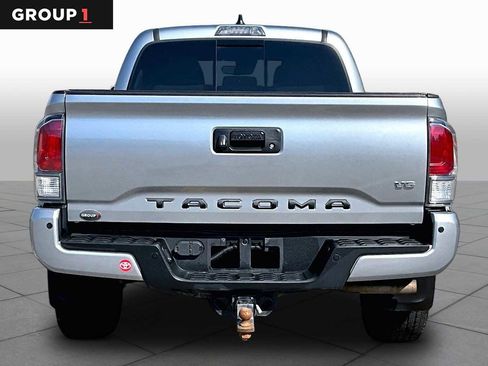 Used 2022 Toyota Tacoma TRD Off-Road w/ Technology Package AWD/4WD image 5