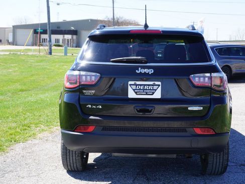 Used 2017 Jeep Compass Latitude w/ Popular Equipment Group image 19