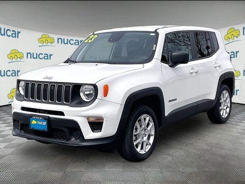 Used 2023 Jeep Renegade Latitude image 3