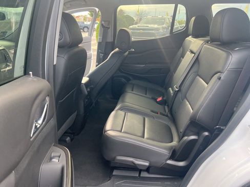 Used 2023 GMC Acadia SLT image 23