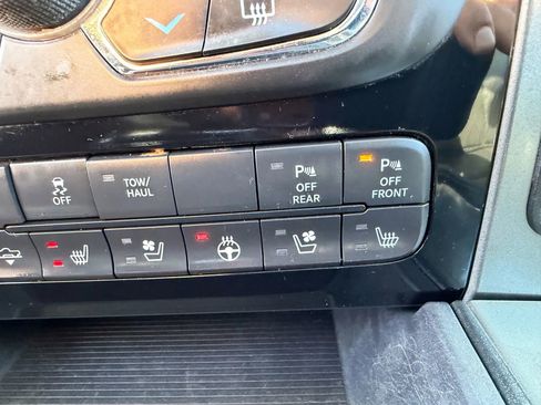 Used 2017 RAM 1500 Sport w/ Sport Premium Group image 28