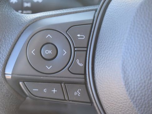 Used 2025 Toyota Corolla LE image 19