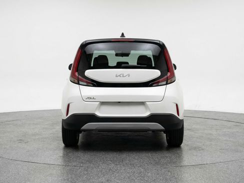 Used 2025 Kia Soul LX w/ LX Technology Package FWD image 7