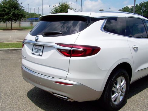 Used 2021 Buick Enclave Essence FWD image 32
