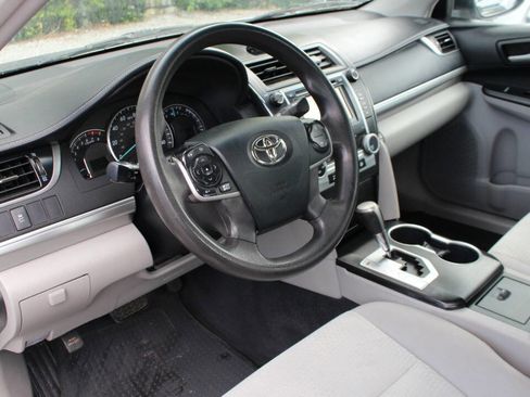 Used 2012 Toyota Camry LE image 18