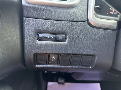 Used 2018 Nissan Murano S AWD/4WD image 37