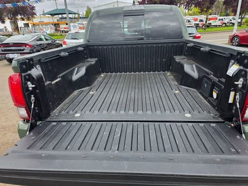 Used 2022 Toyota Tacoma SR5 w/ Trail Edition AWD/4WD image 31