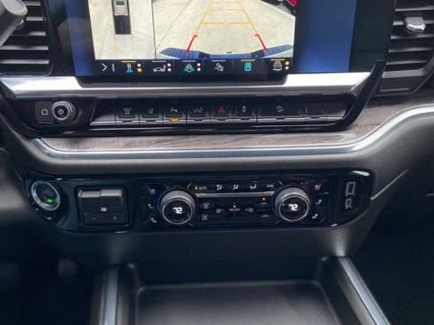 Used 2024 Chevrolet Silverado 2500 LTZ w/ LTZ Convenience Package image 31