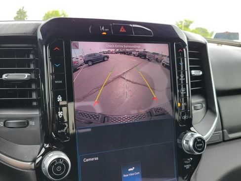 Used 2025 RAM 1500 Big Horn AWD/4WD image 10