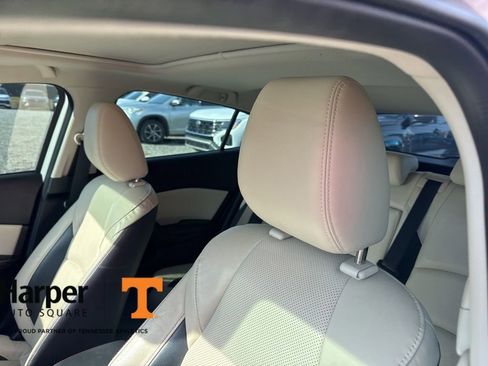 Used 2015 MAZDA MAZDA3 s Grand Touring w/ Technology Package image 12