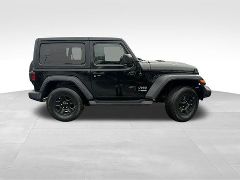 Used 2019 Jeep Wrangler Sport image 9