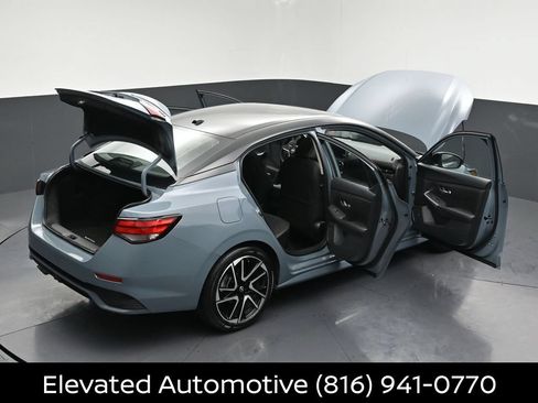 Certified 2025 Nissan Sentra SR w/ SR Premium Package FWD image 31