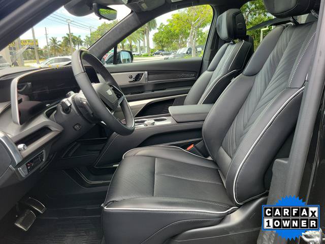 Certified 2026 Cadillac Vistiq Platinum w/ LPO, Floor Liner Package AWD/4WD image 30