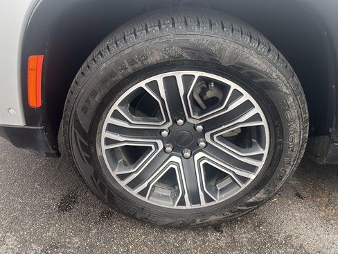 Used 2024 Jeep Wagoneer L Series II w/ Flexible Seating Group image 10