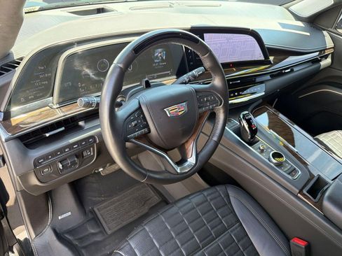 Used 2024 Cadillac Escalade ESV Sport Platinum AWD/4WD image 3