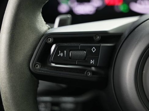 Certified 2025 Porsche Cayenne GTS AWD/4WD image 37