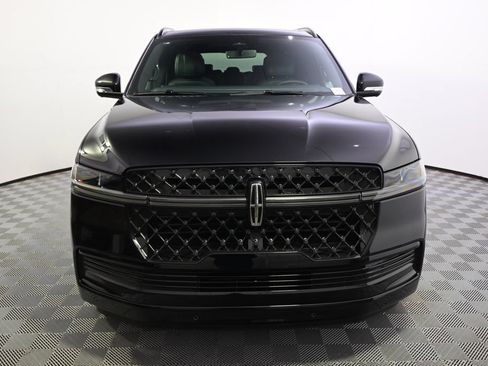 New 2026 Lincoln Navigator Reserve AWD/4WD image 9