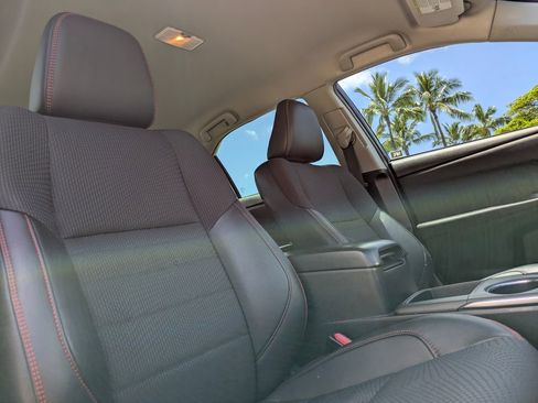 Used 2017 Toyota Camry SE FWD image 15