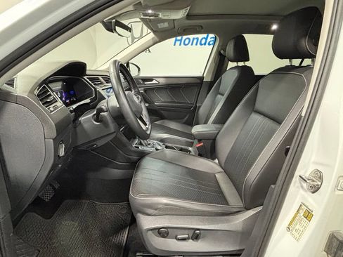 Used 2023 Volkswagen Tiguan SE w/ Panoramic Sunroof Package AWD/4WD image 10