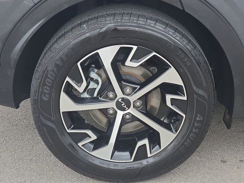 Used 2024 Kia Sportage EX FWD image 7