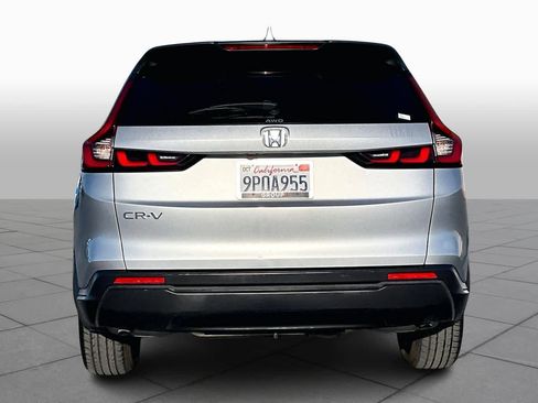 Used 2025 Honda CR-V EX image 4