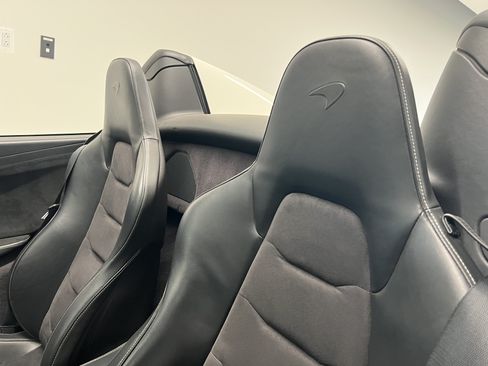 Used 2014 McLaren MP4-12C Spider RWD image 15