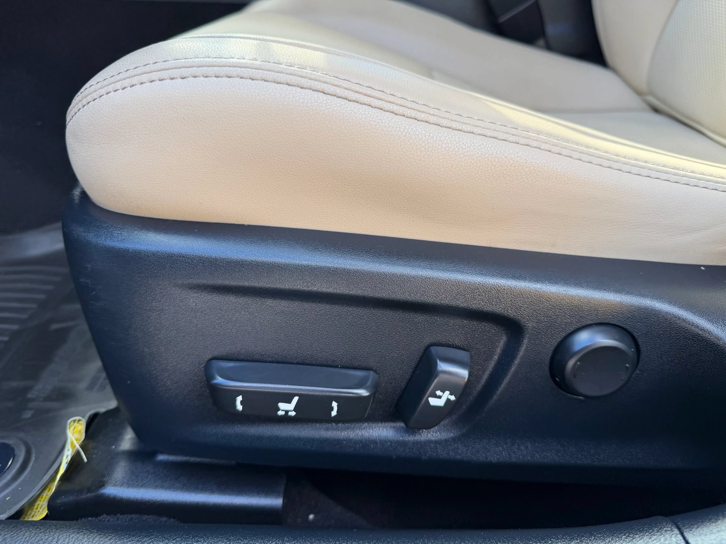 Used 2018 Lexus IS 300 AWD w/ Comfort Package image 17