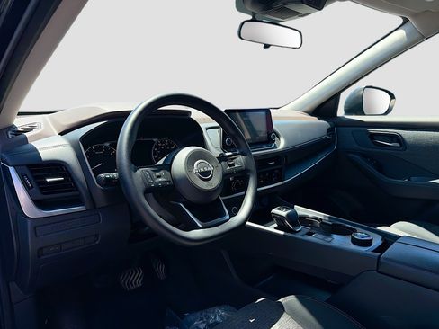 Used 2022 Nissan Rogue S AWD/4WD image 4
