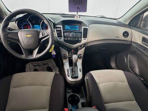 Used 2013 Chevrolet Cruze LS FWD image 23