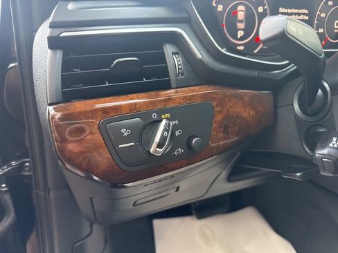 Used 2019 Audi A4 2.0T Premium Plus w/ Premium Plus Package image 16